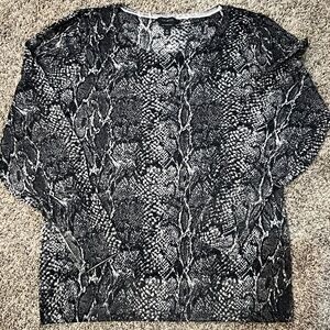 TALBOTS MERINO WOOL GRAY SNAKE PRINT